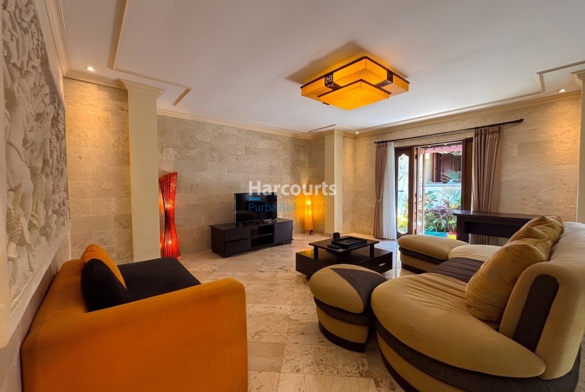 Set Along Jalan Melasti Real Estate Bali