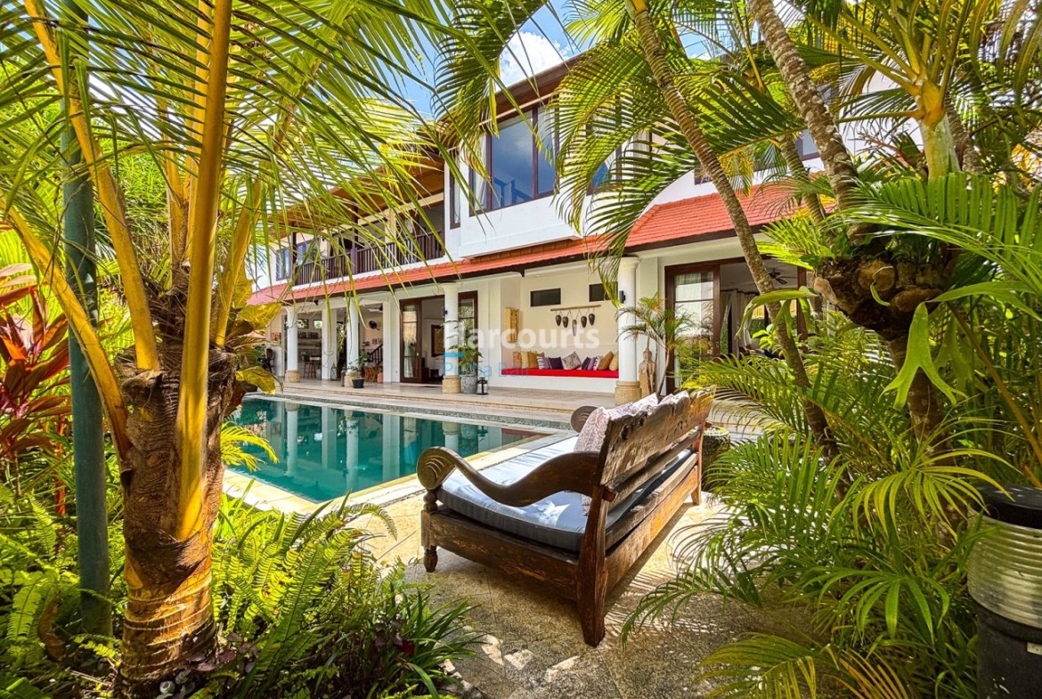Set Desirable Cemagi This Luxury Living 1