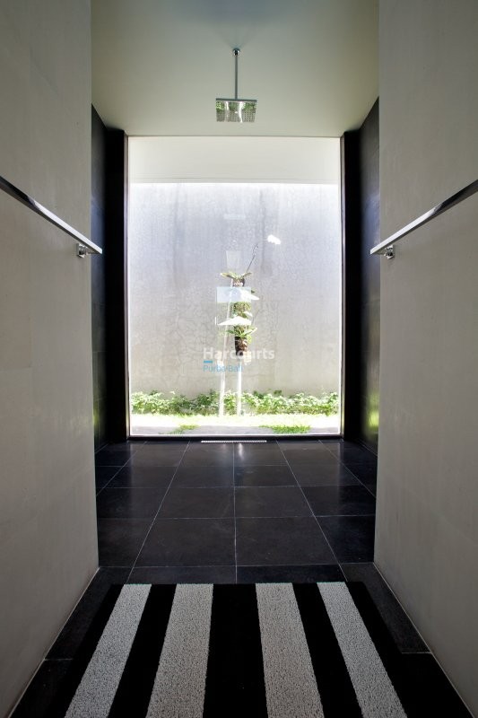Set Within One Balis Ocean Breeze