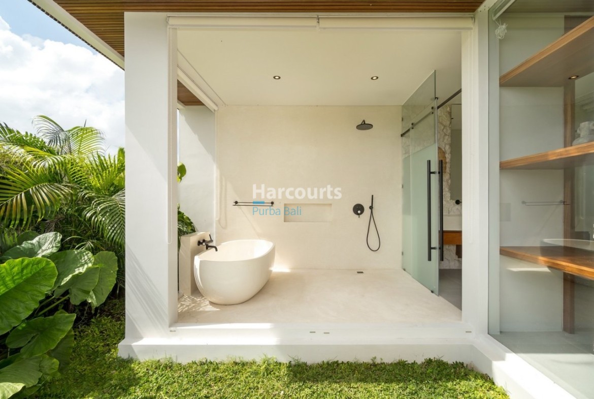 Set Within Peaceful Residential Luxury Living
