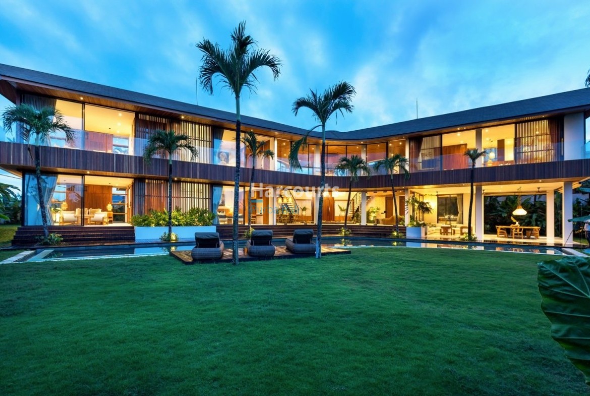 Set Within Peaceful Residential Ricefield View