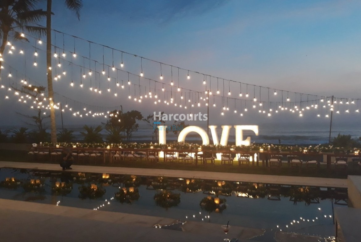 Spectacular Beachfront Freehold Villa Freehold Ownership