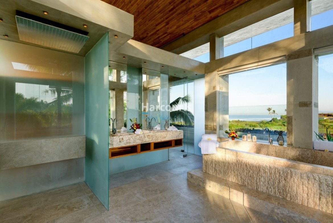 Spectacular Beachfront Freehold Villa Leasehold Opportunity