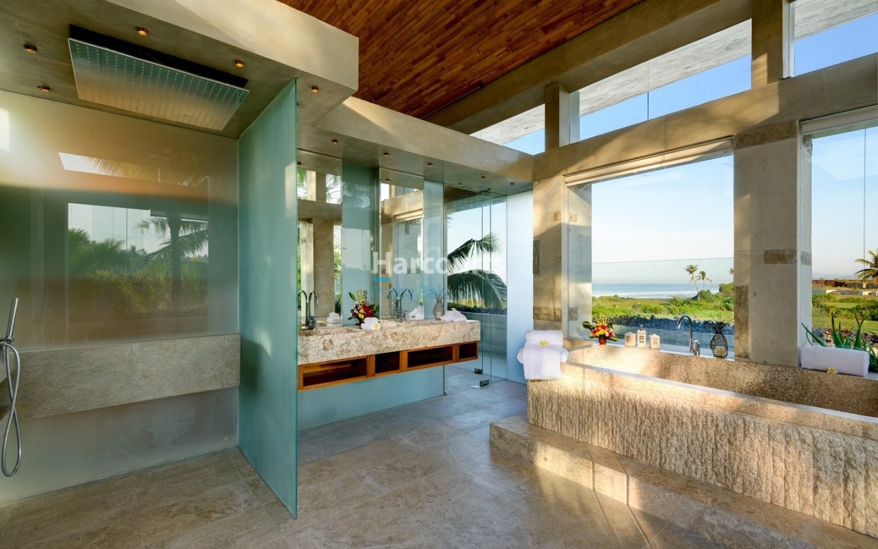 Spectacular Beachfront Freehold Villa Leasehold Opportunity