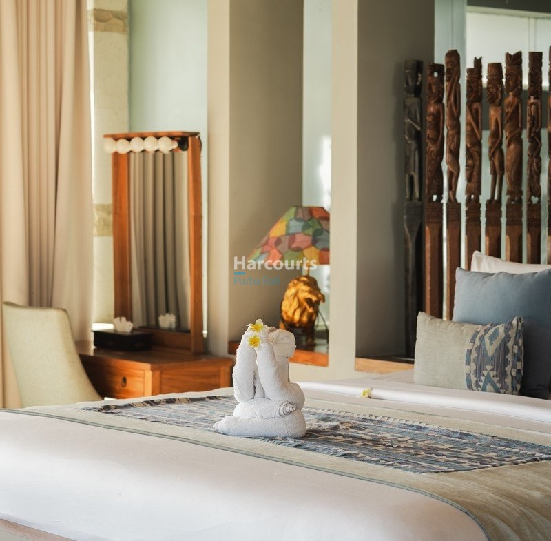 Spectacular Beachfront Freehold Villa Luxury Living 1