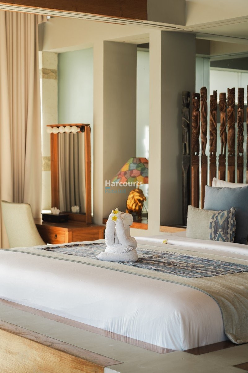 Spectacular Beachfront Freehold Villa Luxury Living 1