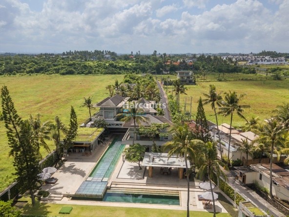 Spectacular Beachfront Freehold Villa Luxury Living
