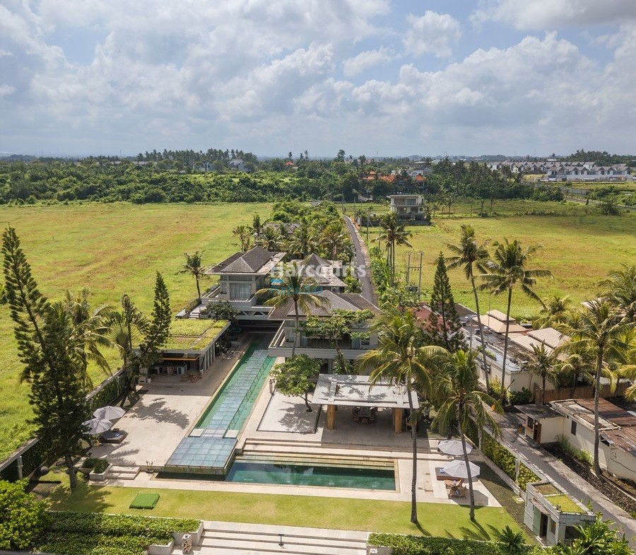 Spectacular Beachfront Freehold Villa Luxury Living