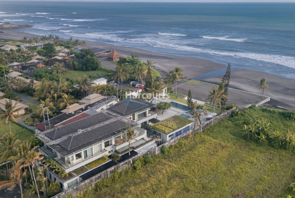 Spectacular Beachfront Freehold Villa Property Investment 1