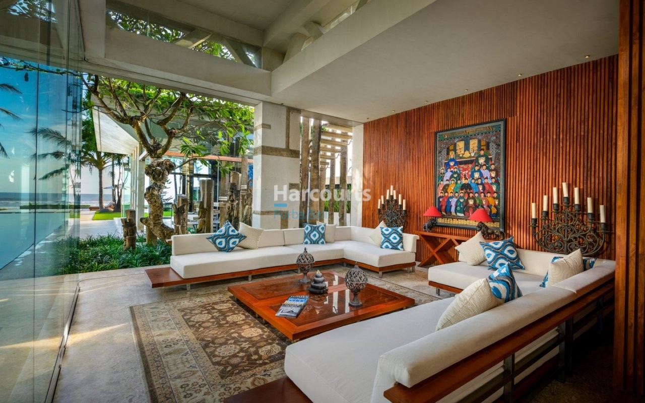 Spectacular Beachfront Freehold Villa Real Estate Bali 1