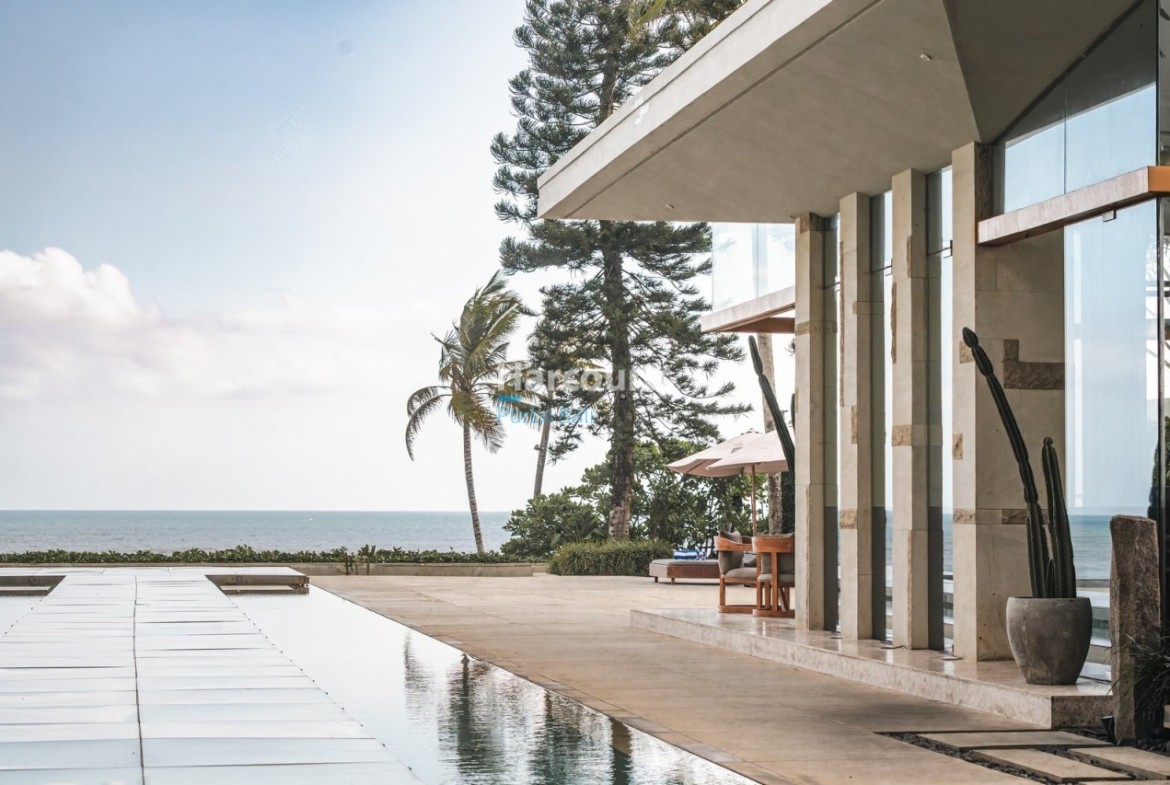Spectacular Beachfront Freehold Villa Real Estate Bali