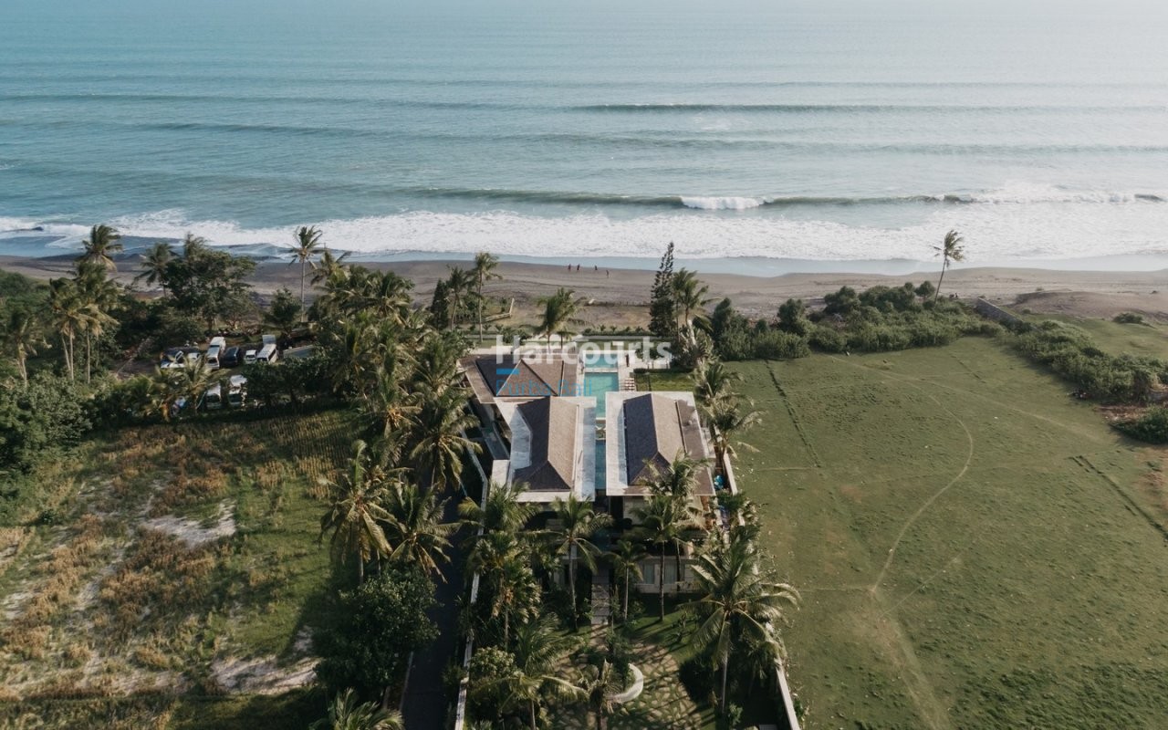 Spectacular Beachfront Freehold Villa Swimming Pool