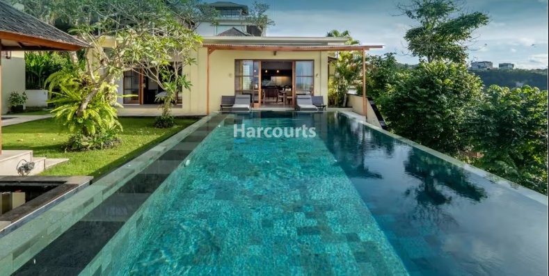 This Classically Styled Modern Leasehold Opportunity