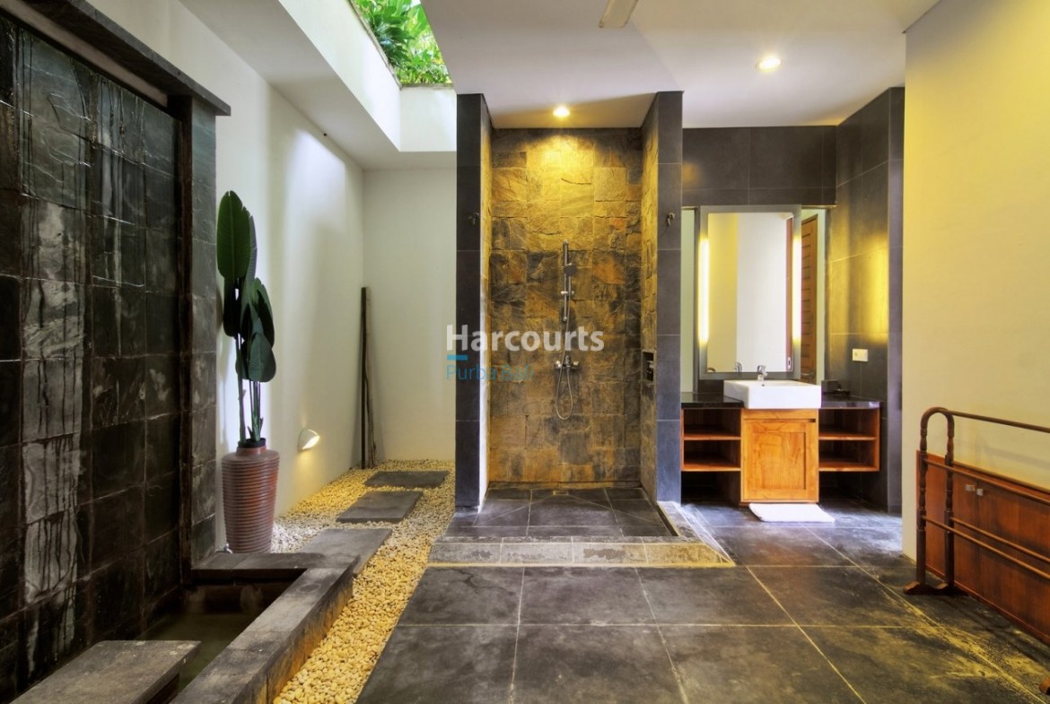 This Classically Styled Modern Luxury Living 1