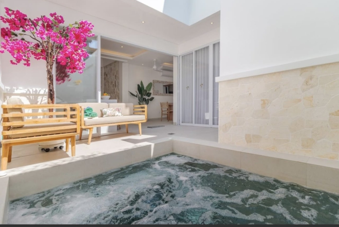 Experience Refined Tropical Living Holiday Rental