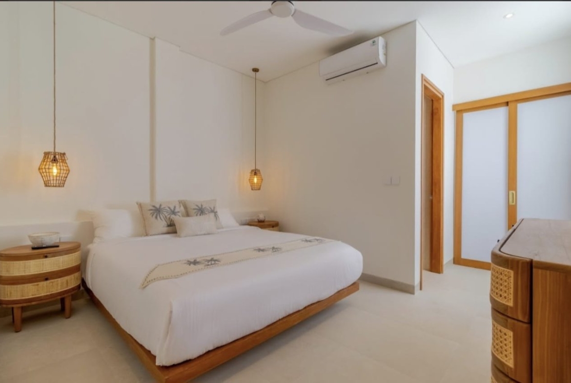 Experience Refined Tropical Living Ocean Breeze