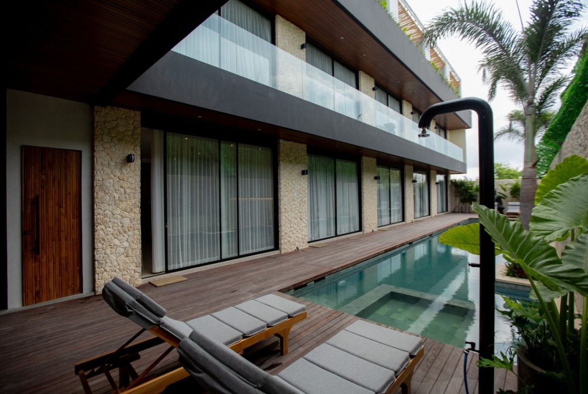 Located Kutuh This Fully Tropical Modern