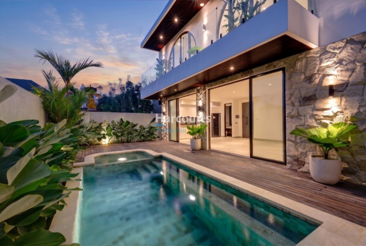 Located Within Private Residential Ocean Breeze