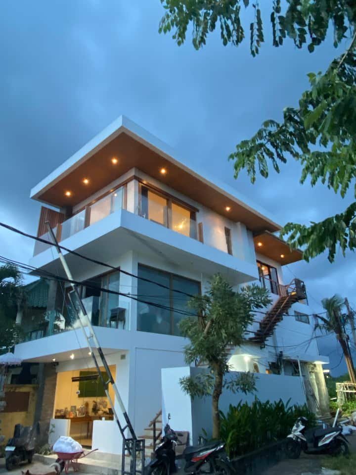 Set Within Established Beachfront Luxury Living