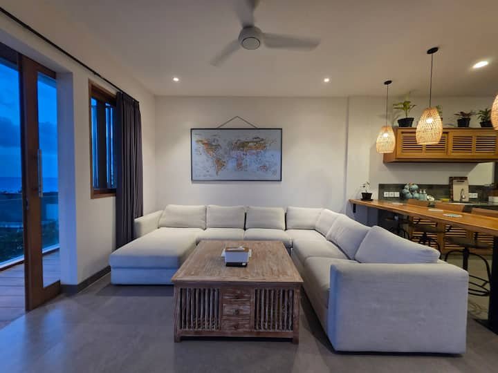 Set Within Established Beachfront Swimming Pool