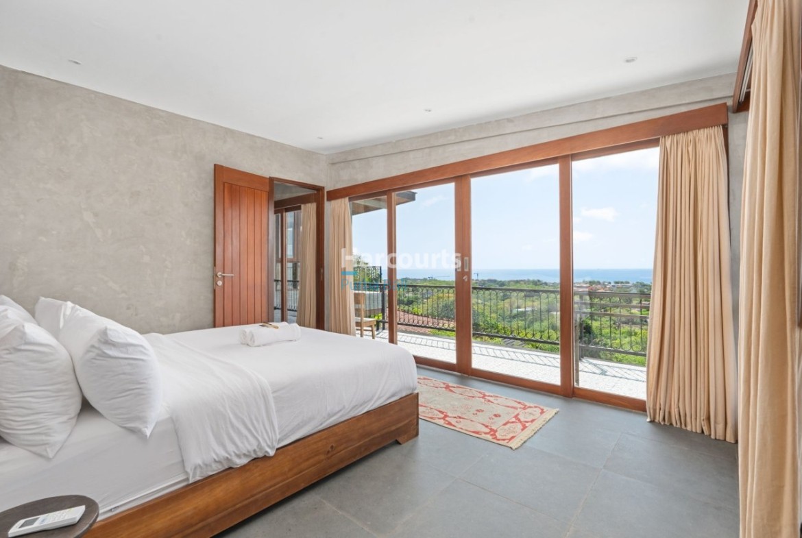 Set Within Highly Desirable Freehold Ownership