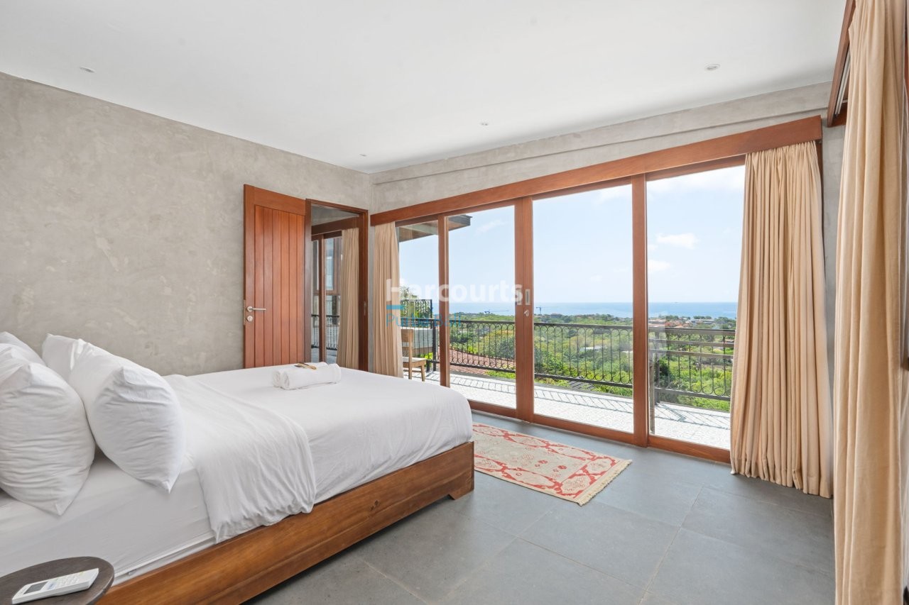 Set Within Highly Desirable Freehold Ownership