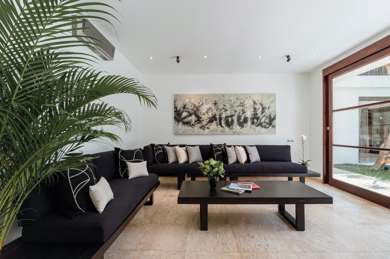 Substantial Luxury Villa Heart For Sale