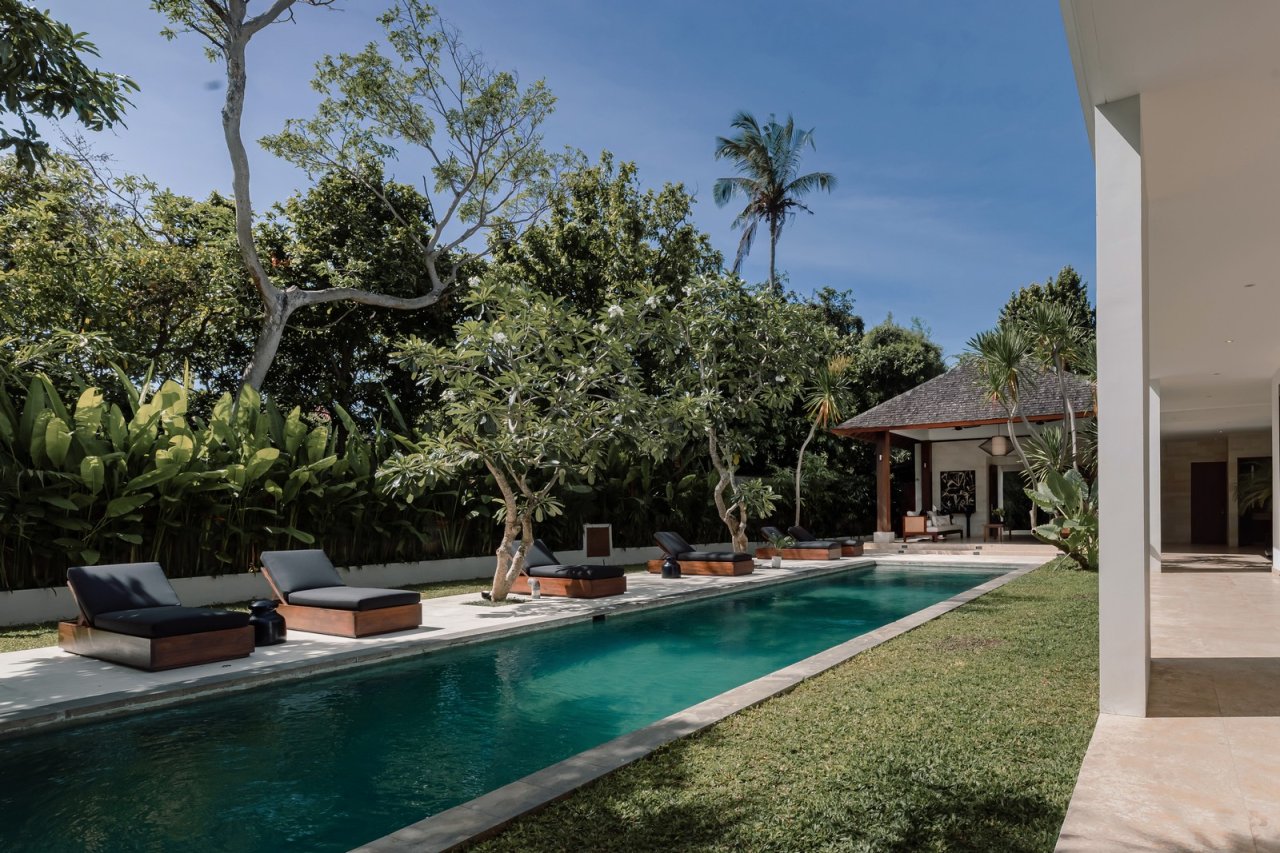 Substantial Luxury Villa Heart Freehold Ownership 1