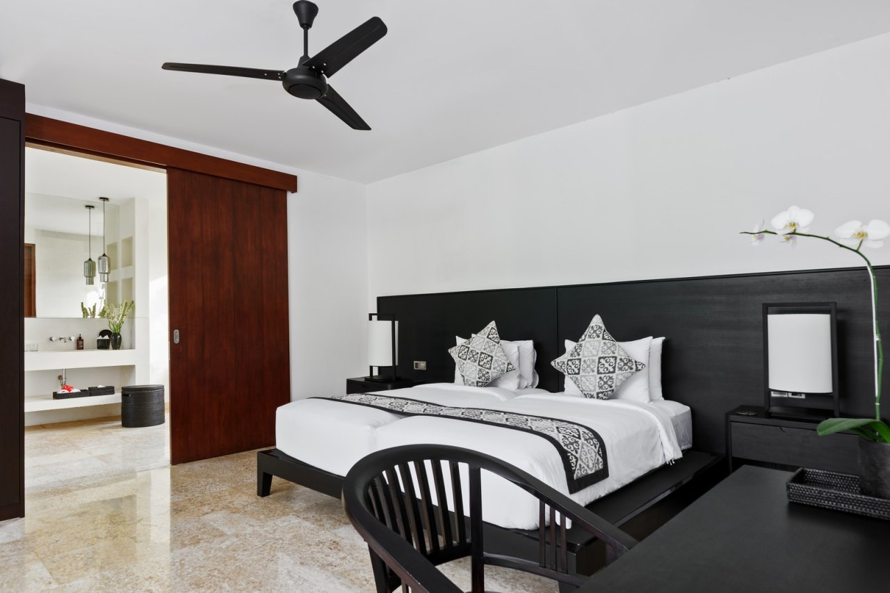 Substantial Luxury Villa Heart Freehold Ownership