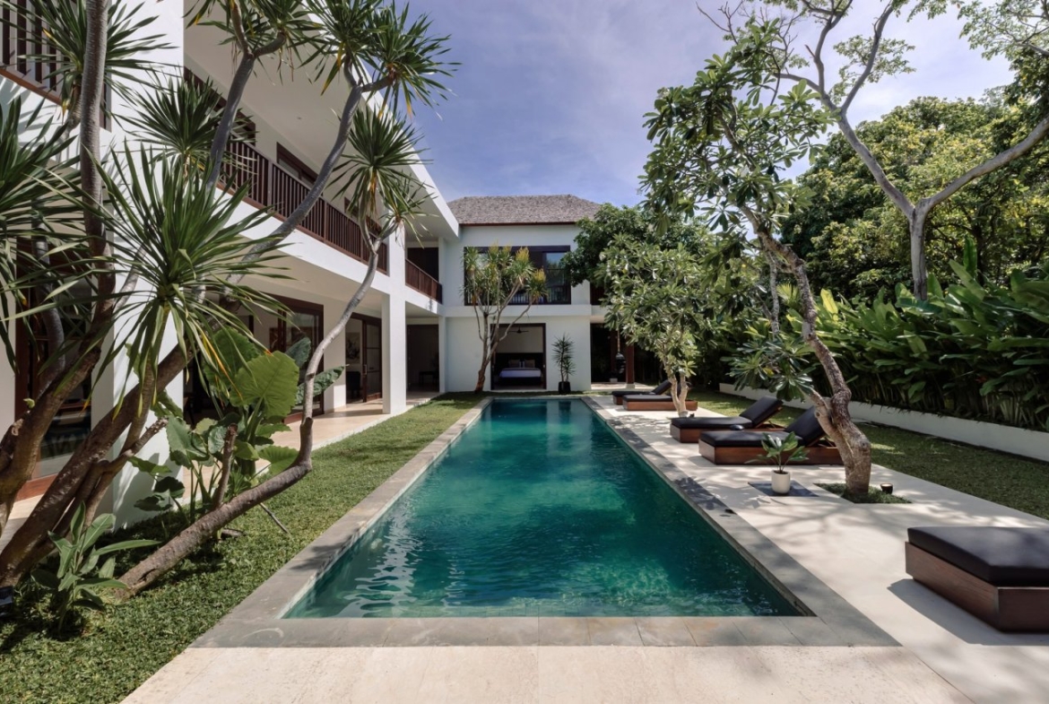 Substantial Luxury Villa Heart Luxury Living 1