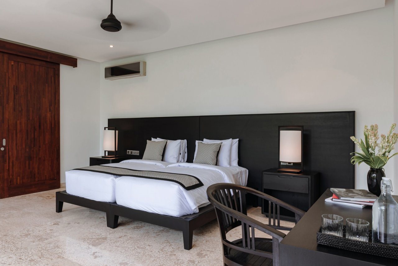 Substantial Luxury Villa Heart Ocean Breeze