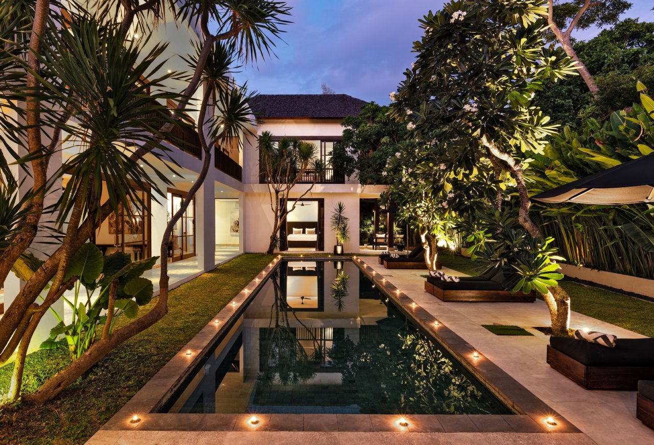 Substantial Luxury Villa Heart Property Investment 1