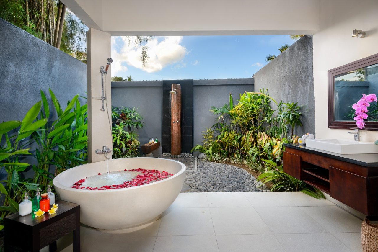 Ten Bedroom Freehold Estate For Sale