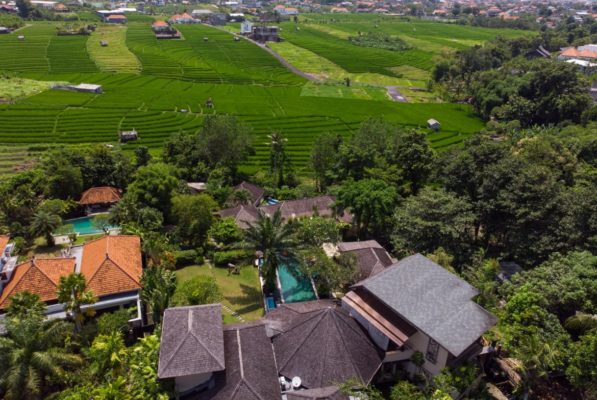Ten Bedroom Freehold Estate For Sale1