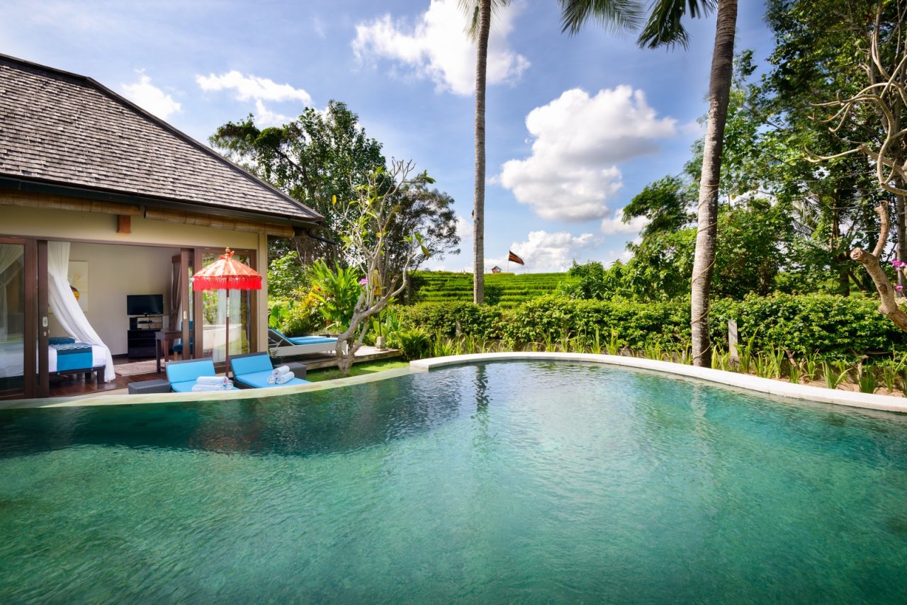 Ten Bedroom Freehold Estate Ocean Breeze
